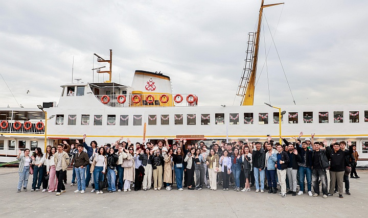 19 Mayıs'ın Kaptanı Gençler için Demir Aldı 19 Mayıs'ın Kaptanı Gençler için Demir Aldı