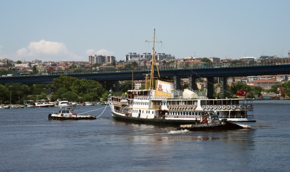 69 Yıllık Tarihi Fenerbahçe Vapuru, Haliç Tersanesi'nde Bakıma Girdi