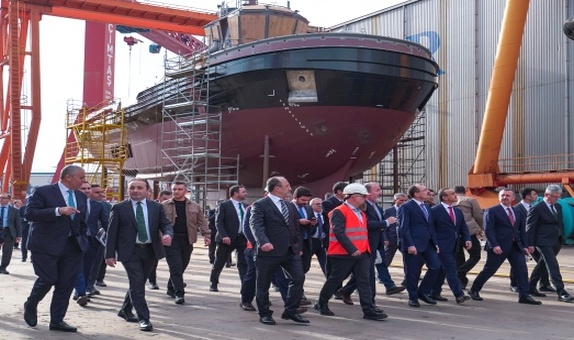 Bakan Mehmet Muş Uzmar Tersanesi'ni Ziyaret Etti