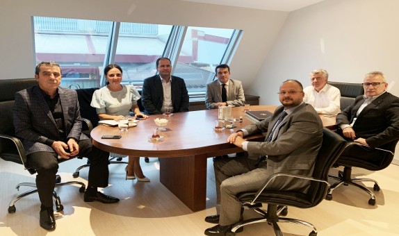 KOSDER Yönetim Kurulu'ndan TAB'a Hayırlı Olsun Ziyareti KOSDER Yönetim Kurulu'ndan TAB'a Hayırlı Olsun Ziyareti