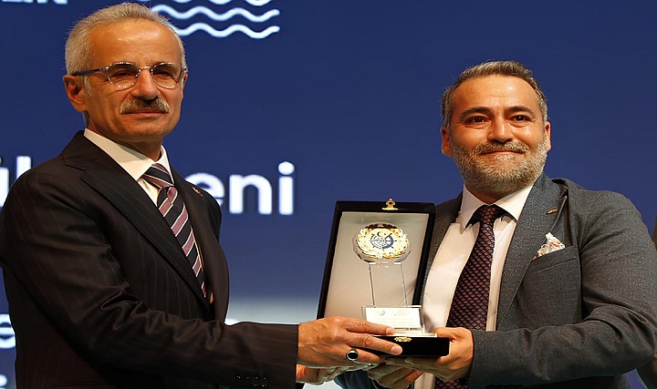 Mersin Uluslararası Limanı'na "En Çok Yük Elleçleyen Liman Tesisi" Ödülü Mersin Uluslararası Limanı'na "En Çok Yük Elleçleyen Liman Tesisi" Ödülü