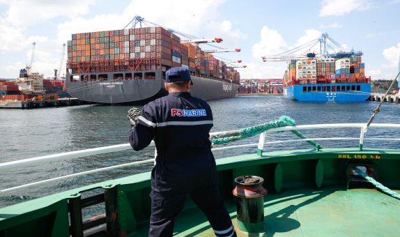 PO Marine'den Büyük Yakıt İkmali Hamburg Express'e 5.000 mt Yakıt Verildi