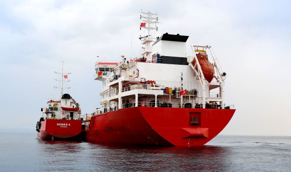 Türkiye'nin ilk yeni nesil denizcilik yakıtı  VLSF ikmalini Petrol Ofisi gerçekleştirdi