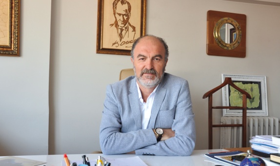 KOSDER Yönetim Kurulu Başkanı Hüseyin Kocabaş: 'Koster Filosu Yenileme Projesi'nde KOSDER Üyelerinin Tecrübeleri Önemli Rol Oynayacak' KOSDER Yönetim Kurulu Başkanı Hüseyin Kocabaş: 'Koster Filosu Yenileme Projesi'nde KOSDER Üyelerinin Tecrübeleri Önemli Rol Oynayacak'