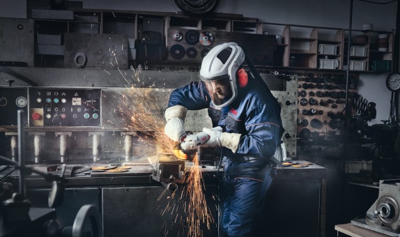 3M, Aşındırıcı Sistemlerden İş Güvenliğine, Yapıştırıcı ve Bantlardan Yangın Söndürme Sıvılarına Kadar Çok Geniş Bir Ürün Gamı Sunuyor 3M, Aşındırıcı Sistemlerden İş Güvenliğine, Yapıştırıcı ve Bantlardan Yangın Söndürme Sıvılarına Kadar Çok Geniş Bir Ürün Gamı Sunuyor