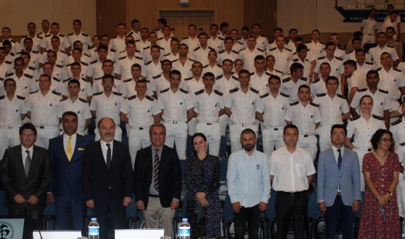 KOSDER'den 9 E.Ü. Denizcilik Fakültesi'nde Konferans