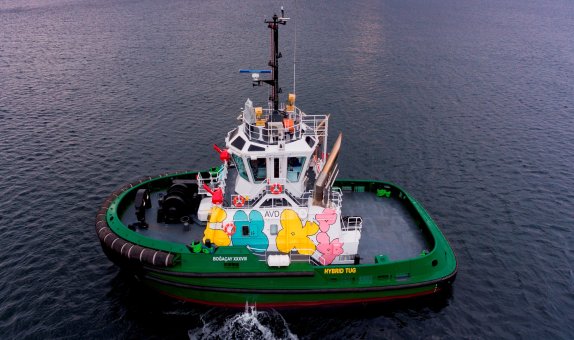 İleri Seviye Değişken Sevk Sistemine Sahip Dünyanın İlk Römorkörü