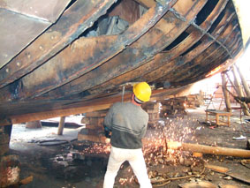 Gemi Onarım Teknikleri: Güverte, enine perdeler, bağlantı elemanları, baş ve kıç yapılarının tamiri